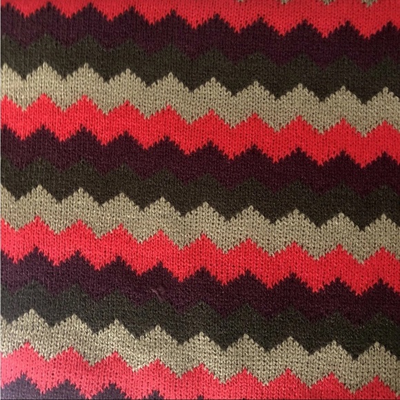 🏷️CHEVRON INFINITY SCARF - Picture 4 of 6